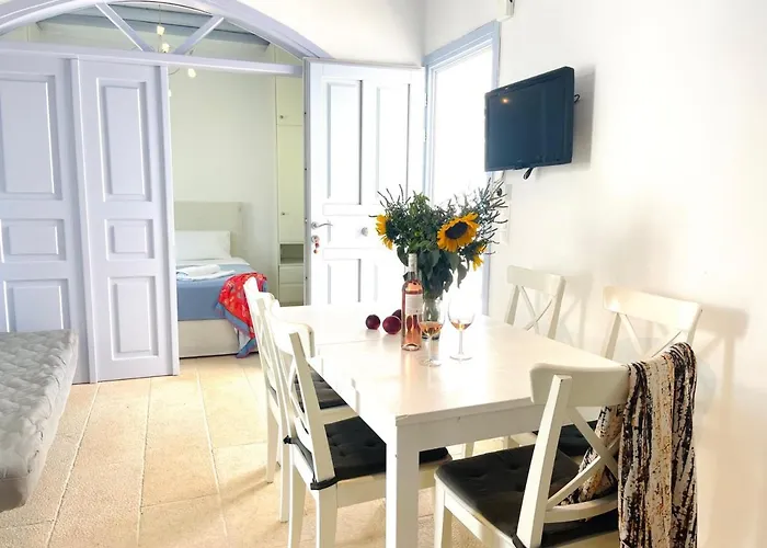 Aphrodite Sunshine Suite